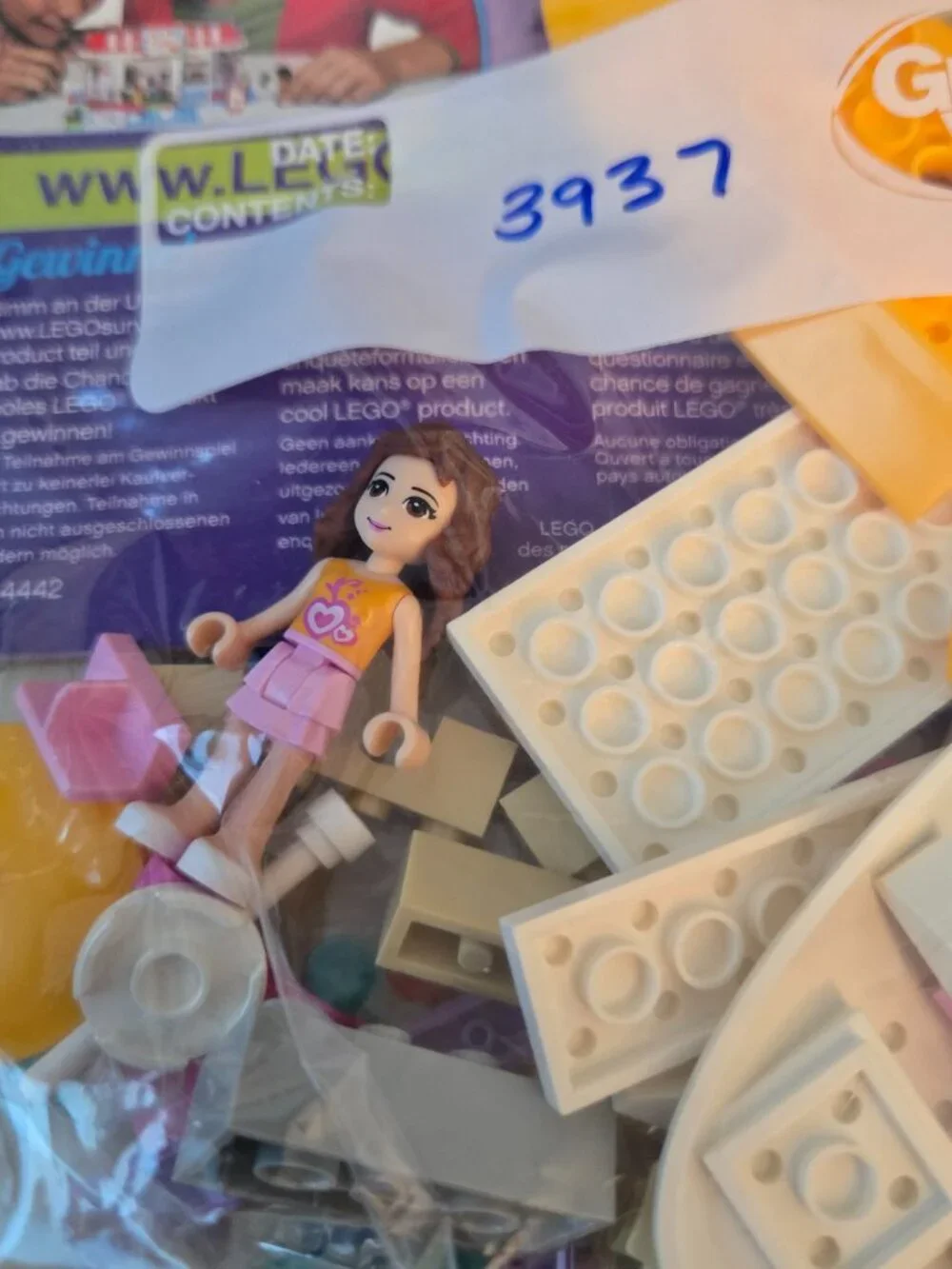 Lego Friends Sets (4) 3930, 3931, 3937, 41028 with manuals & minifigs - Picture 7 of 9